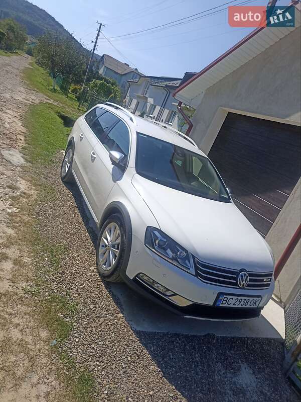 Універсал Volkswagen Passat 2014 в Дрогобичі