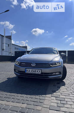 Седан Volkswagen Passat 2015 в Мукачево