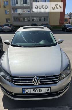 Седан Volkswagen Passat 2011 в Харькове