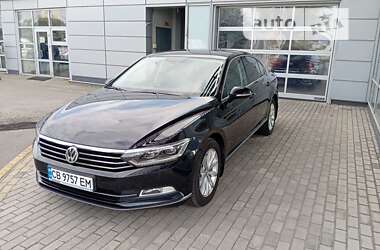 Седан Volkswagen Passat 2017 в Киеве