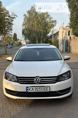 Седан Volkswagen Passat 2011 в Києві