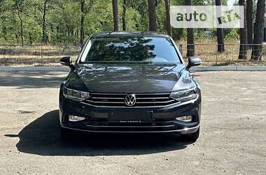 Седан Volkswagen Passat 2021 в Києві