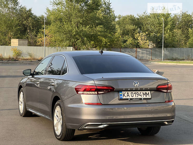 Седан Volkswagen Passat 2020 в Днепре