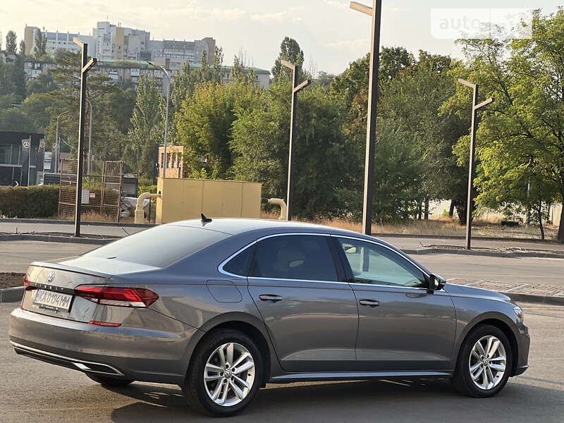 Седан Volkswagen Passat 2020 в Днепре