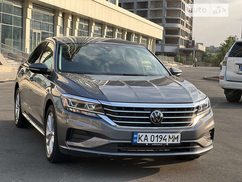 Седан Volkswagen Passat 2020 в Днепре