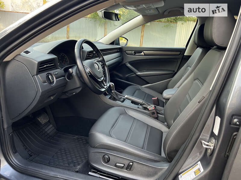 Седан Volkswagen Passat 2020 в Днепре