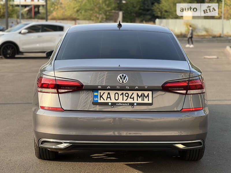 Седан Volkswagen Passat 2020 в Днепре