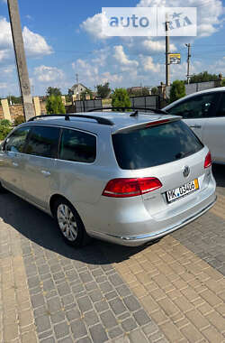 Универсал Volkswagen Passat 2011 в Ровно