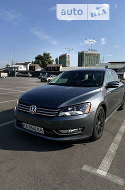 Седан Volkswagen Passat 2015 в Киеве