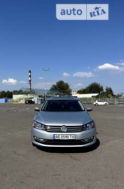 Седан Volkswagen Passat 2014 в Днепре