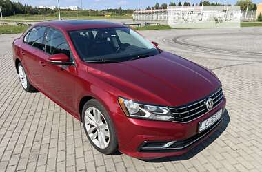 Седан Volkswagen Passat 2018 в Львове