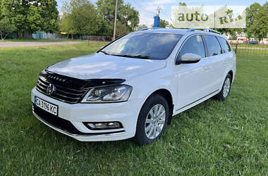 Універсал Volkswagen Passat 2013 в Чернігові