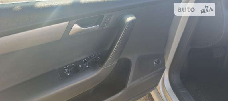 Універсал Volkswagen Passat 2012 в Львові