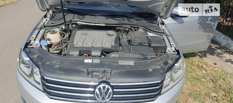 Універсал Volkswagen Passat 2012 в Львові