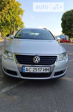 Универсал Volkswagen Passat 2010 в Нововолынске