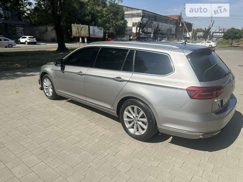 Универсал Volkswagen Passat 2016 в Ужгороде