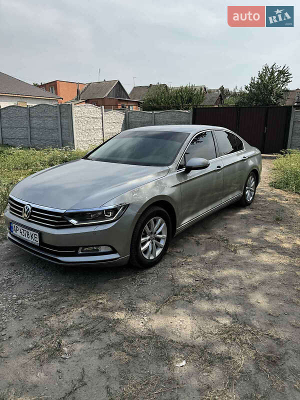 Седан Volkswagen Passat 2015 в Запоріжжі