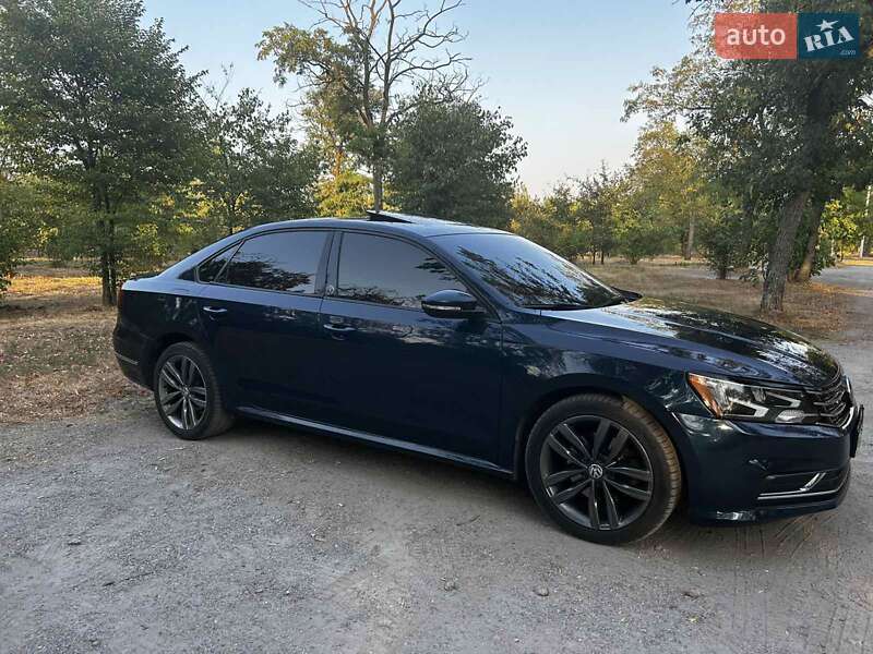 Седан Volkswagen Passat 2018 в Кропивницком