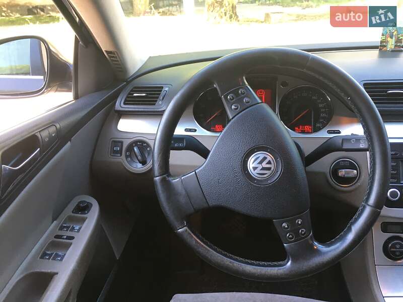 Универсал Volkswagen Passat 2006 в Хусте