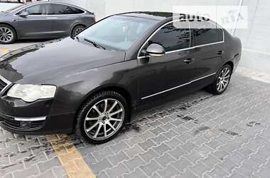 Седан Volkswagen Passat 2006 в Миколаєві