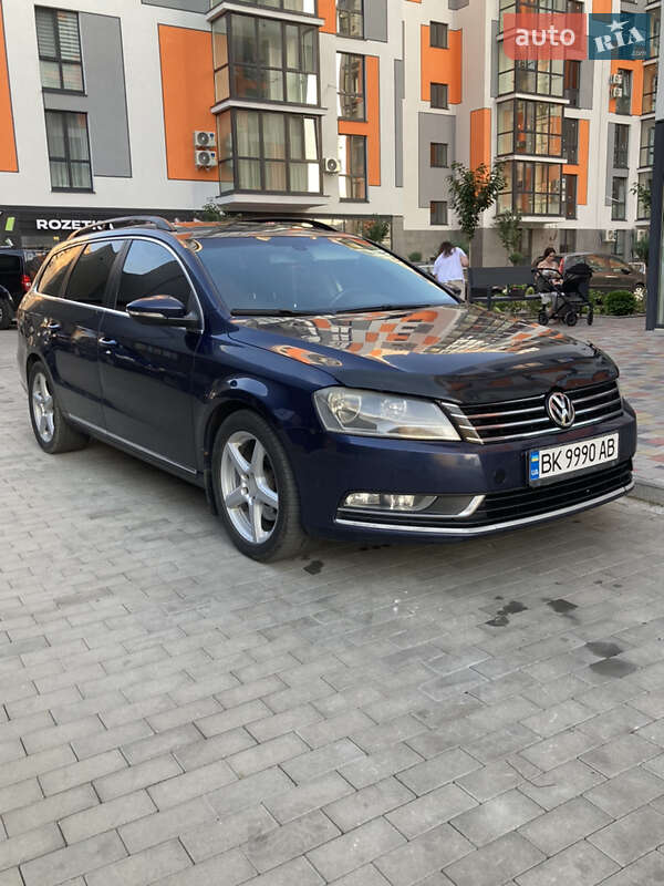 Универсал Volkswagen Passat 2011 в Вараше