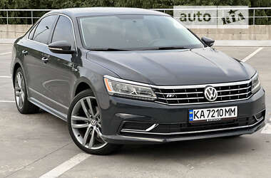 Седан Volkswagen Passat 2017 в Киеве