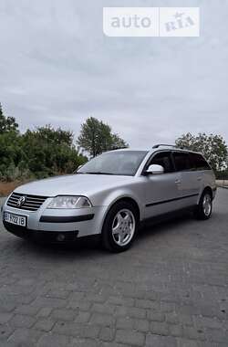 Универсал Volkswagen Passat 2004 в Гадяче