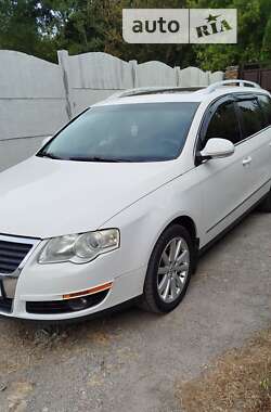 Универсал Volkswagen Passat 2010 в Киеве