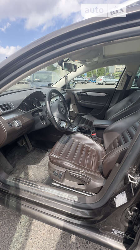 Універсал Volkswagen Passat 2013 в Львові