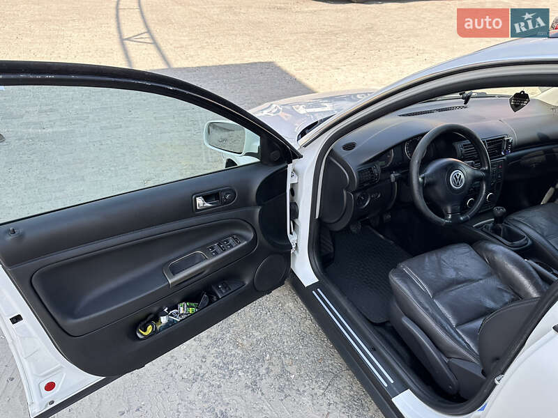 Универсал Volkswagen Passat 2001 в Буске