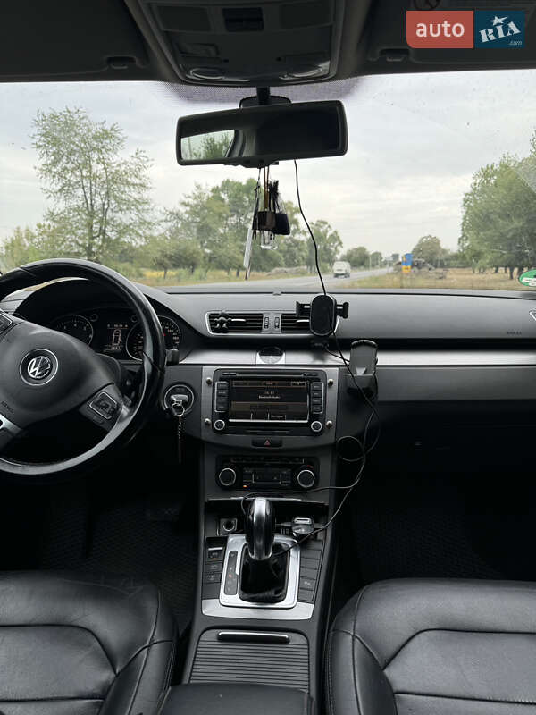 Універсал Volkswagen Passat 2011 в Вінниці