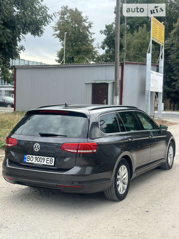 Універсал Volkswagen Passat 2017 в Волочиську