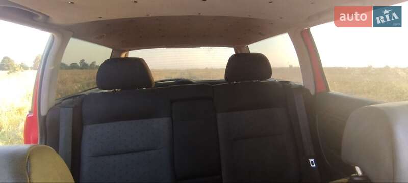 Универсал Volkswagen Passat 2000 в Костополе