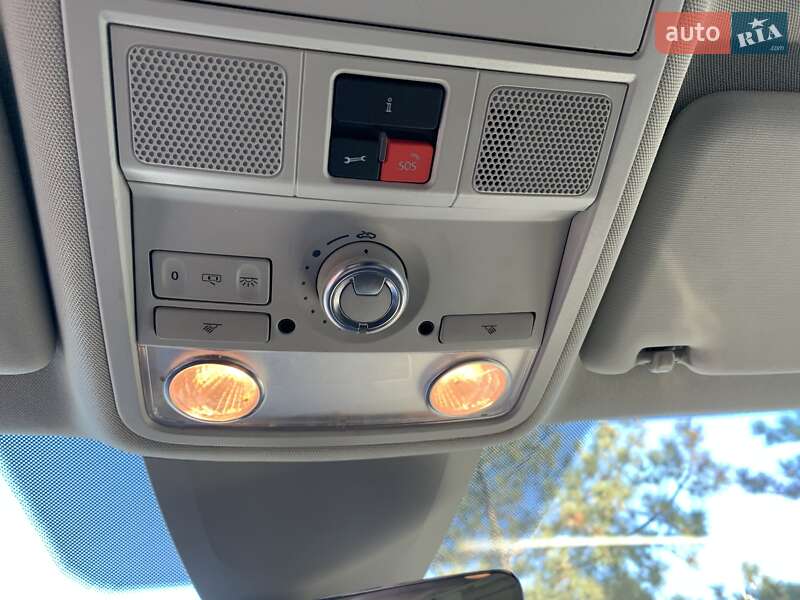 Седан Volkswagen Passat 2016 в Днепре