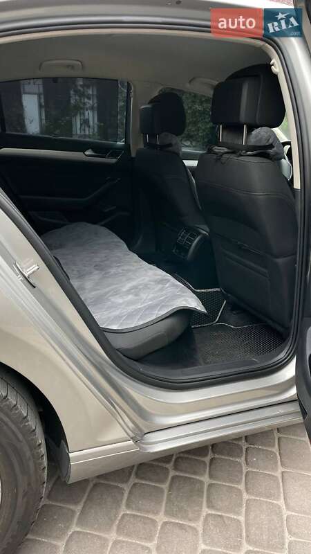 Седан Volkswagen Passat 2015 в Запорожье фото 6 Седан Volkswagen Passat 2015 в Запорожье