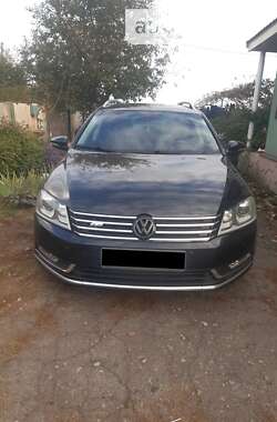 Універсал Volkswagen Passat 2013 в Києві