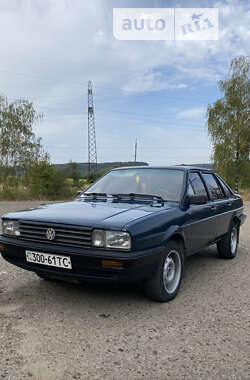 Седан Volkswagen Passat 1988 в Новому Розділі