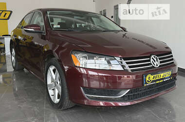 Седан Volkswagen Passat 2011 в Червонограді