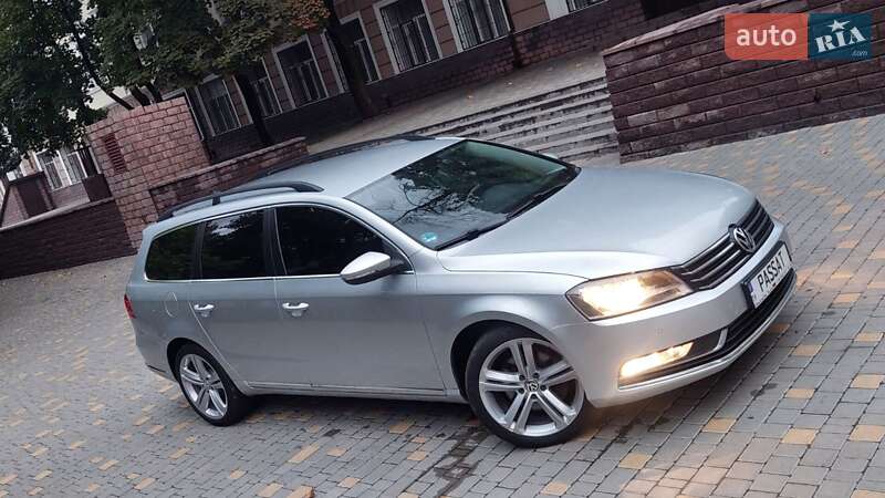 Універсал Volkswagen Passat 2013 в Одесі