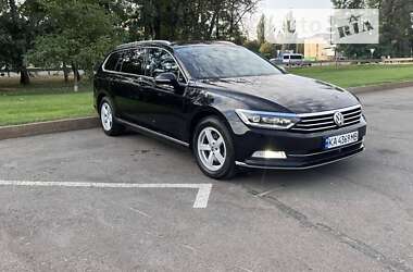 Универсал Volkswagen Passat 2015 в Киеве