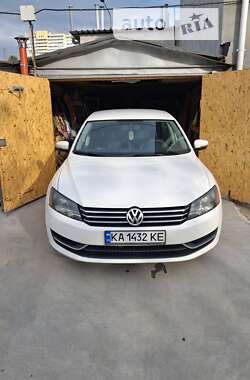 Седан Volkswagen Passat 2013 в Киеве