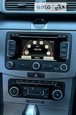 Универсал Volkswagen Passat 2011 в 