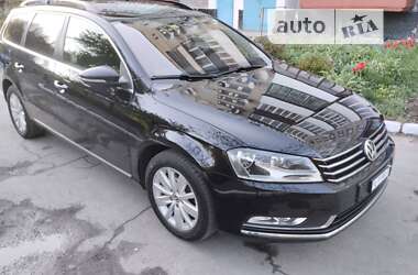 Универсал Volkswagen Passat 2011 в 