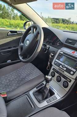 Универсал Volkswagen Passat 2006 в Коломые