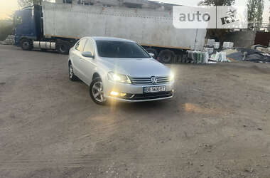 Седан Volkswagen Passat 2012 в Николаеве