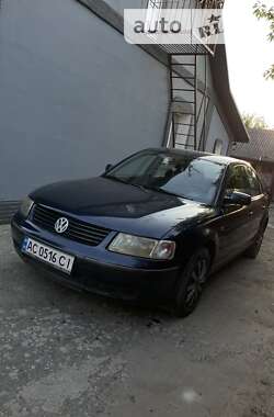 Седан Volkswagen Passat 1997 в Луцьку