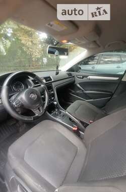 Седан Volkswagen Passat 2012 в Глобиному