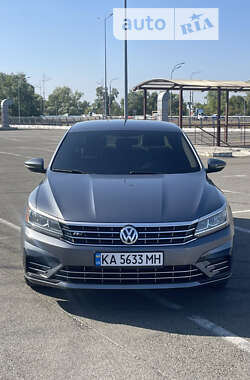 Седан Volkswagen Passat 2017 в Киеве