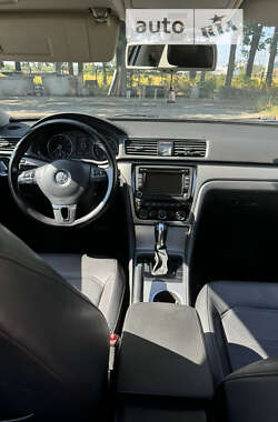 Седан Volkswagen Passat 2013 в Києві