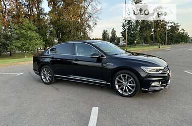 Седан Volkswagen Passat 2018 в Києві